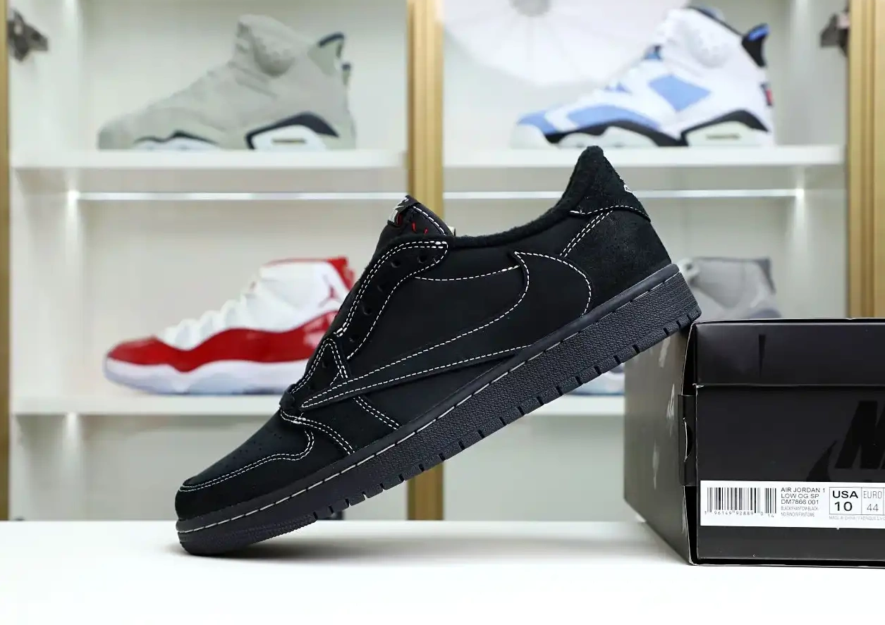 NIKE LOW AIR X PHANTOM” “BLACK TRAVIS SCOTT OG JORDAN 1 0614